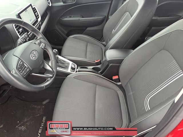Used 2022 Hyundai Venue Limited image 12