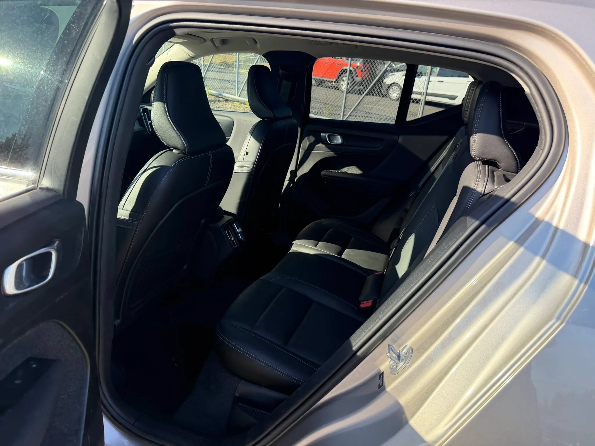 Used 2024 Volvo XC40 B5 Plus AWD/4WD image 26