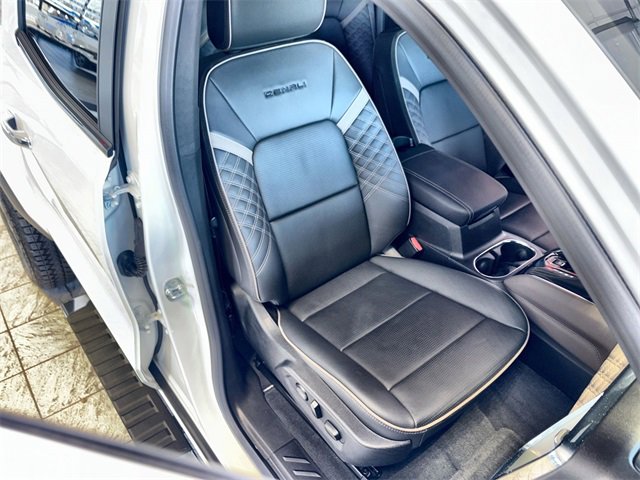 Used 2024 GMC Canyon Denali image 24