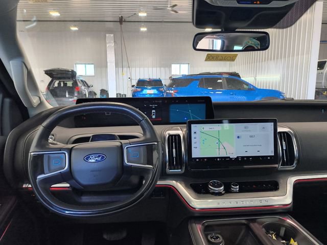 Used 2025 Ford Expedition Platinum AWD/4WD image 10
