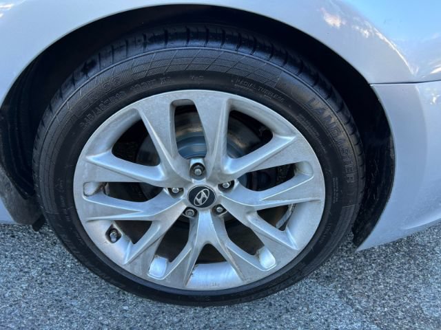 Used 2013 Hyundai Genesis 2.0T RWD image 30