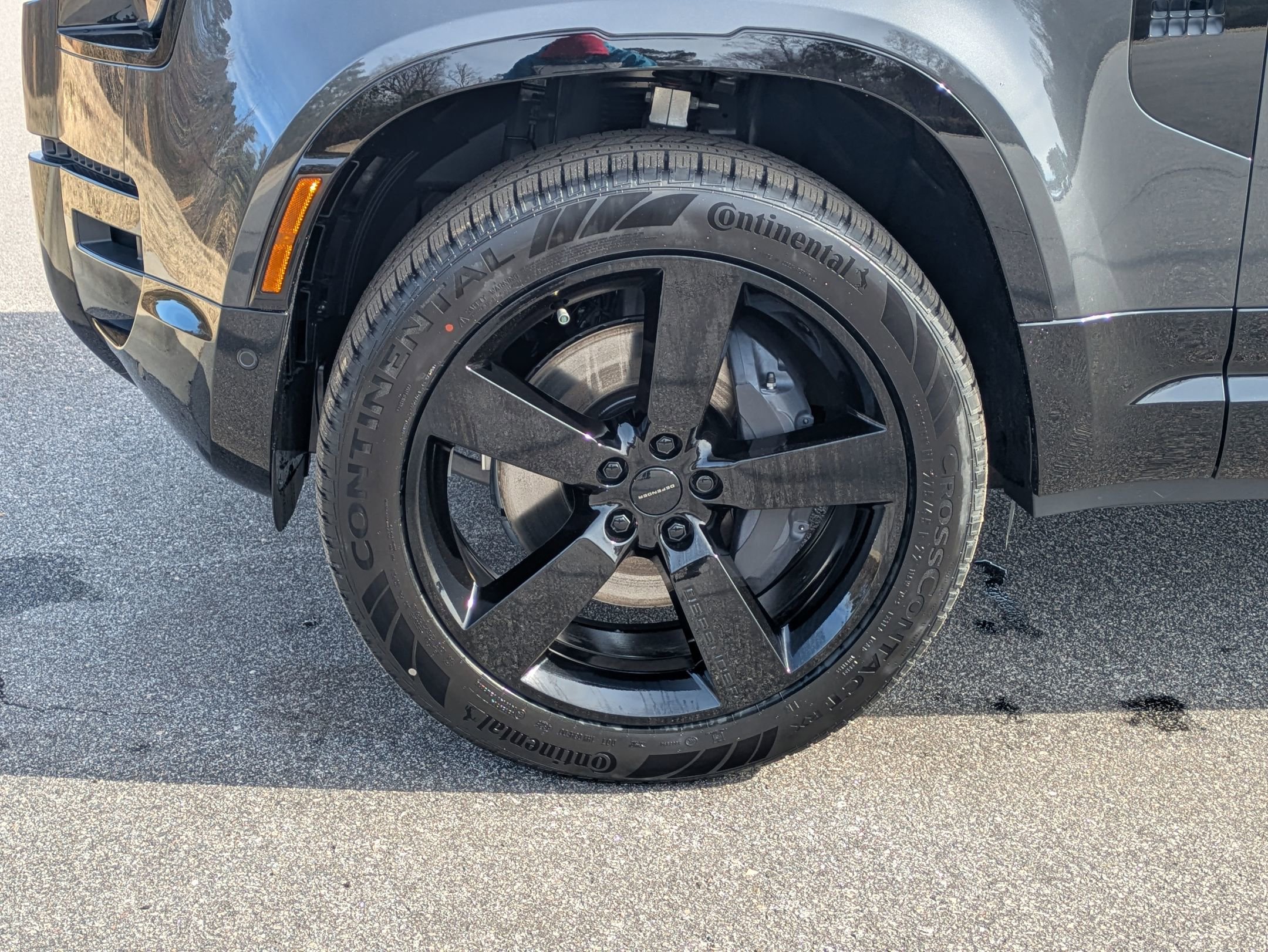 New 2026 Land Rover Defender 110 X-Dynamic SE image 33