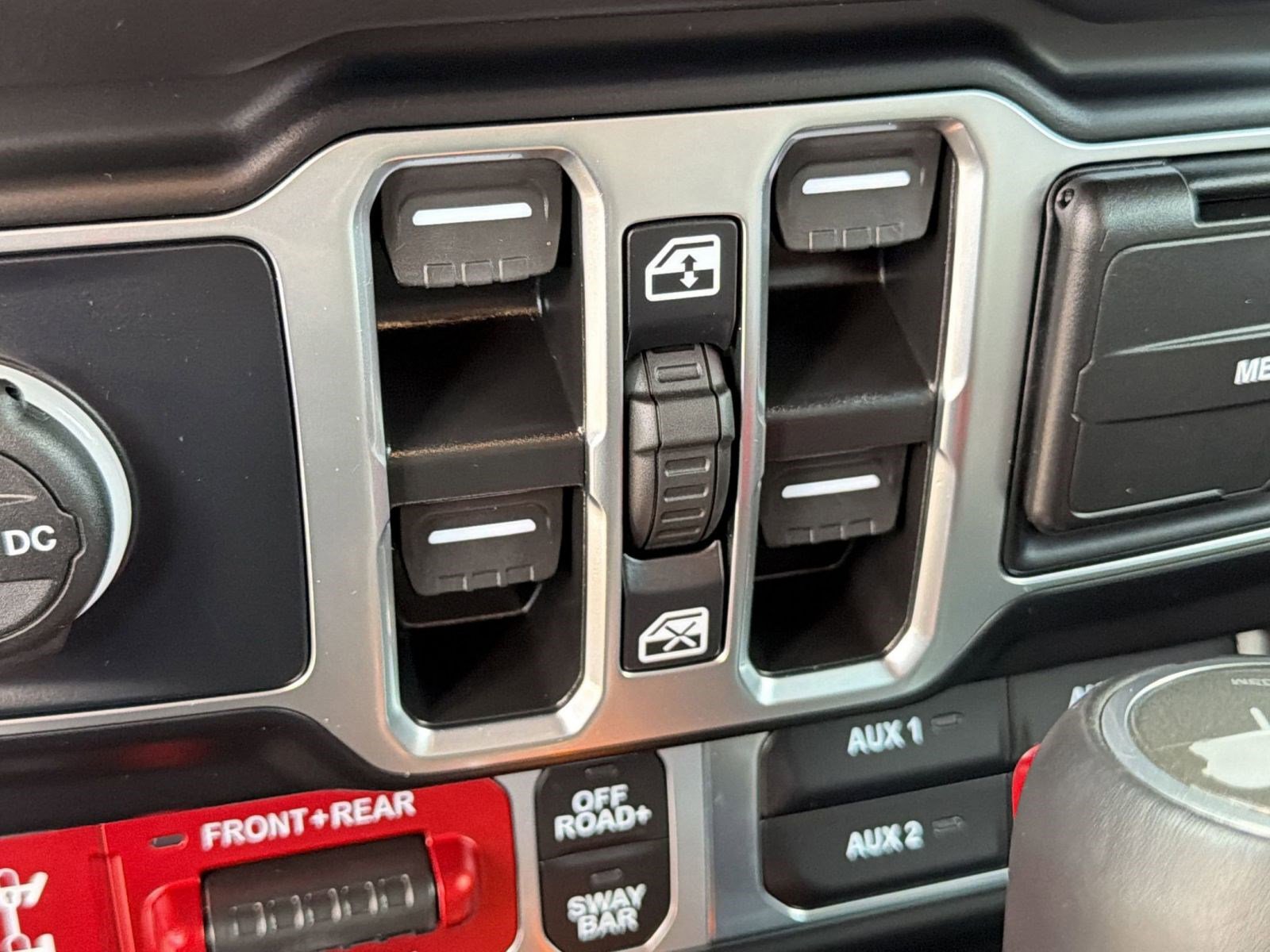 Used 2025 Jeep Wrangler Unlimited Rubicon image 19