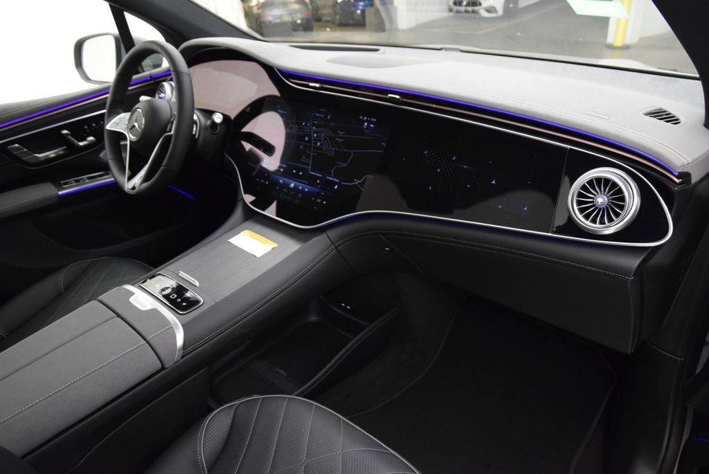 New 2026 Mercedes-Benz EQS 550 4MATIC SUV image 15