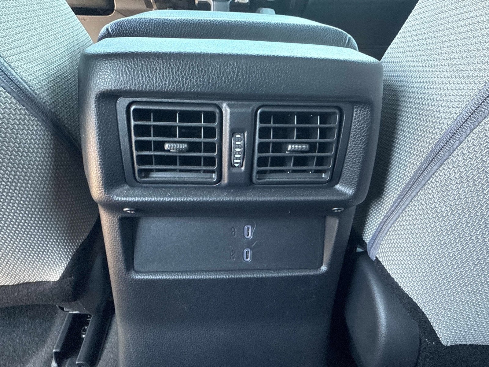 Used 2025 Toyota 4Runner SR5 AWD/4WD image 15
