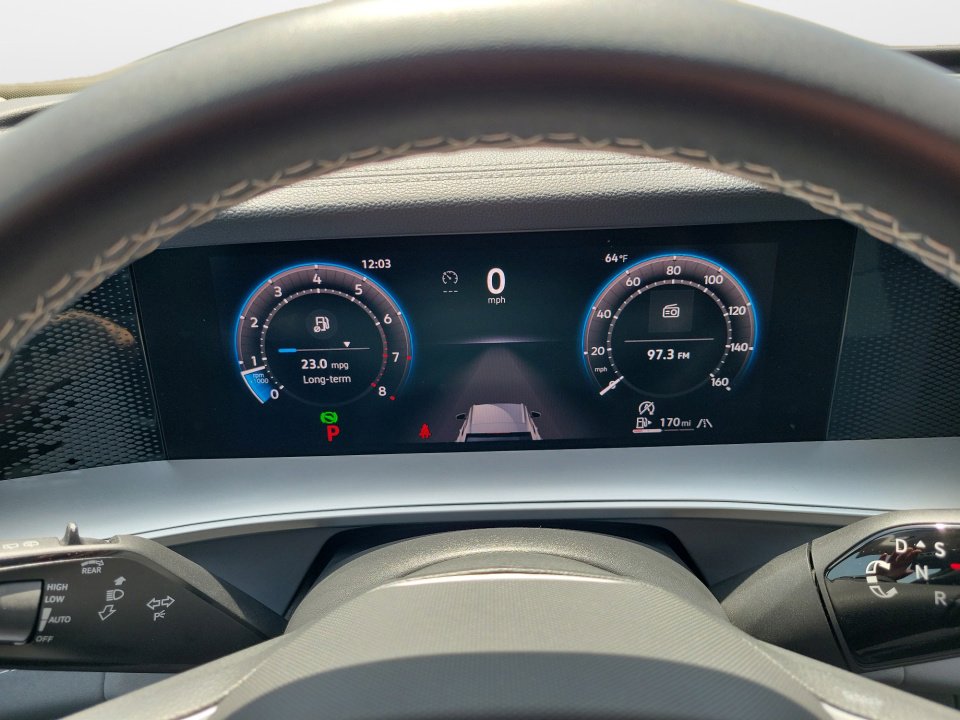 Certified 2025 Volkswagen Tiguan SE w/ Panoramic Sunroof Package image 14