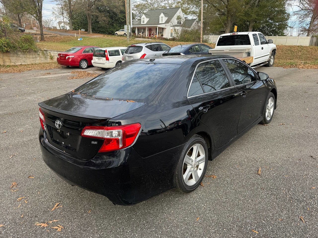 Used 2012 Toyota Camry SE FWD image 4