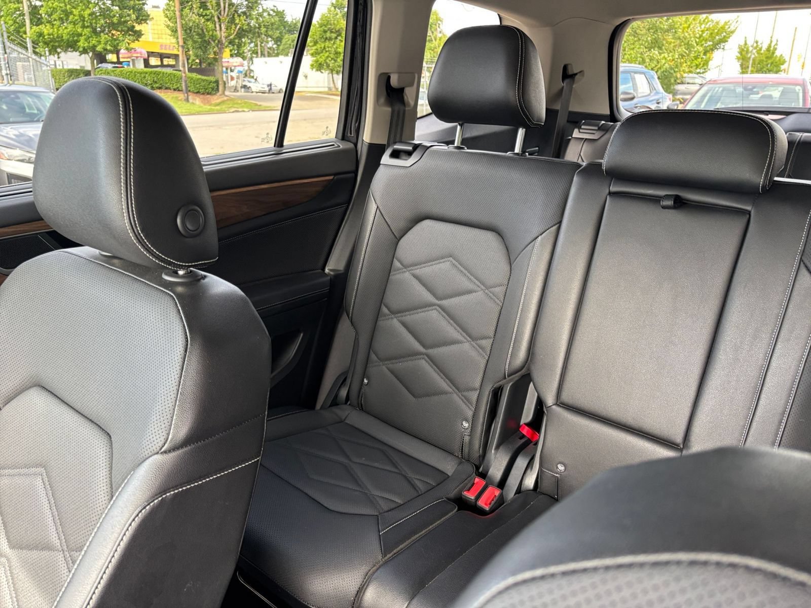 Used 2025 Volkswagen Atlas SE AWD/4WD image 41