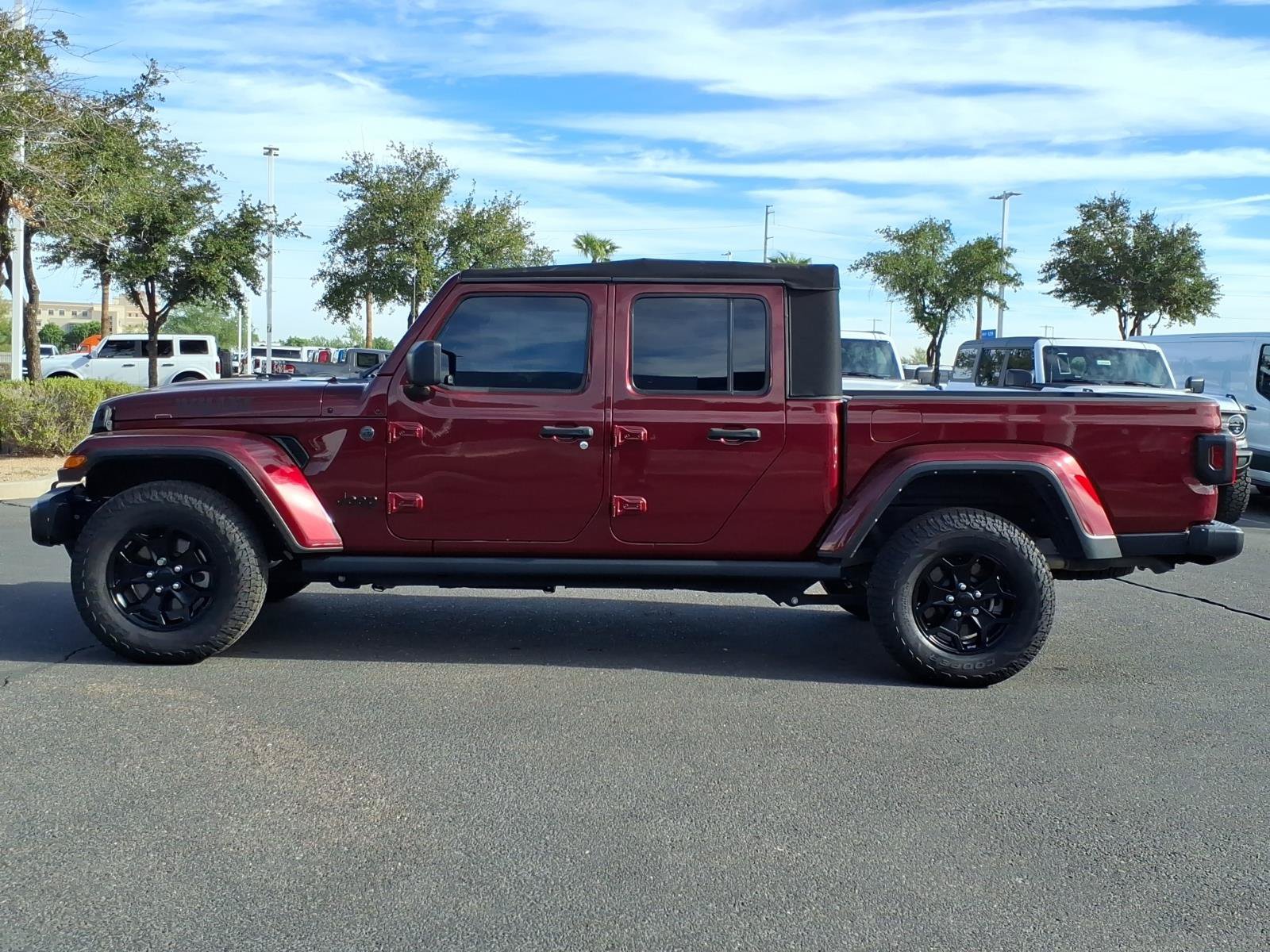 Used 2022 Jeep Gladiator Sport AWD/4WD image 2