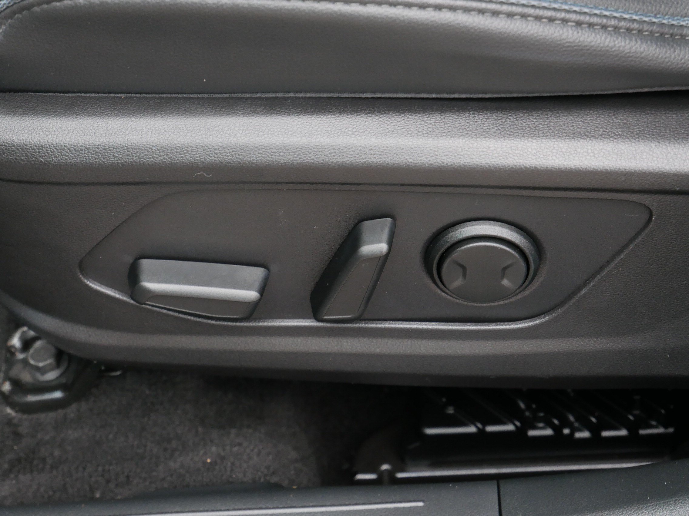 Used 2023 Hyundai Tucson Limited AWD/4WD image 19
