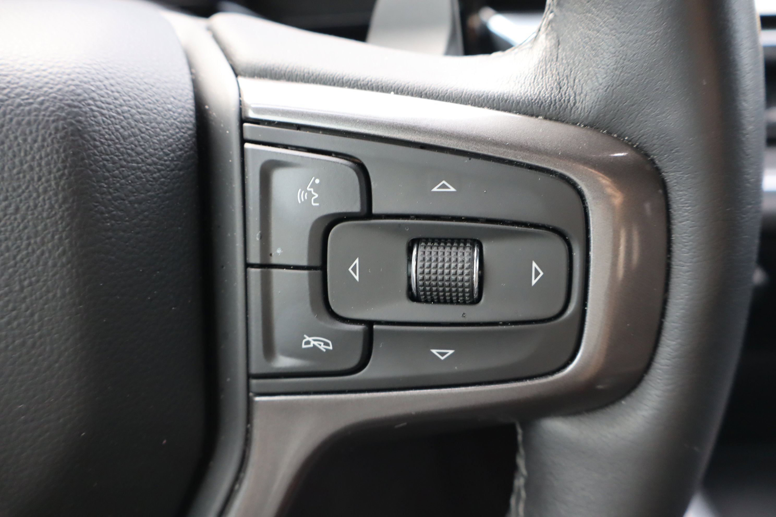 Certified 2025 Chevrolet Silverado 1500 High Country image 25