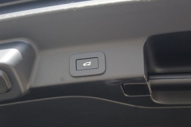 New 2026 Jaguar F-PACE R-Dynamic S image 13