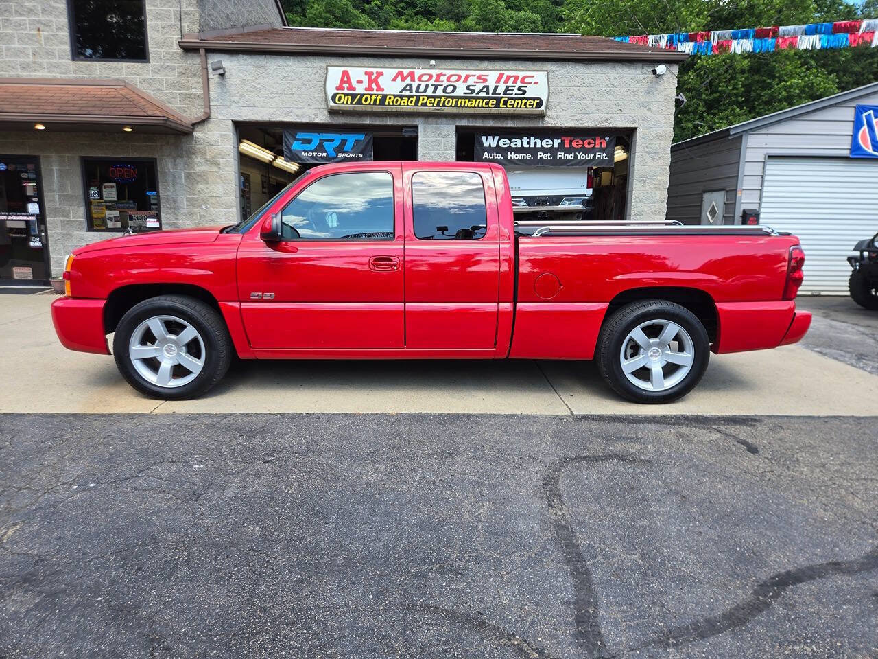 Used 2003 Chevrolet Silverado 1500 SS AWD/4WD image 4