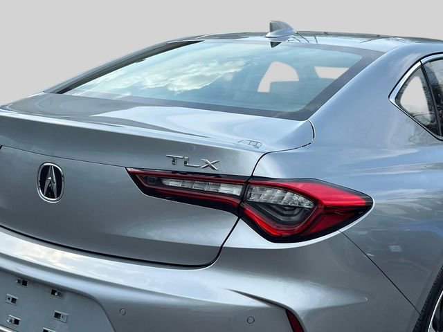Used 2025 Acura TLX w/ Technology Package FWD image 8