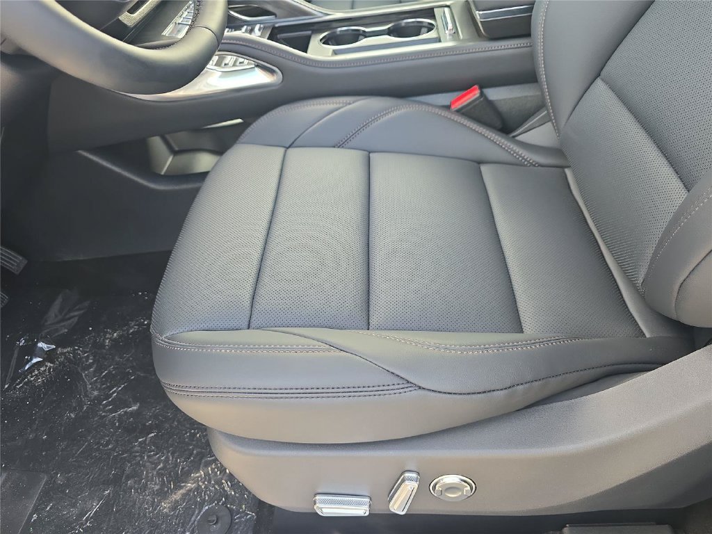 New 2026 Lincoln Nautilus Premier AWD/4WD image 13