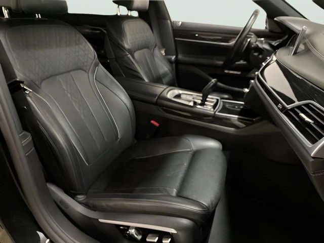 Used 2017 BMW 740i RWD image 81