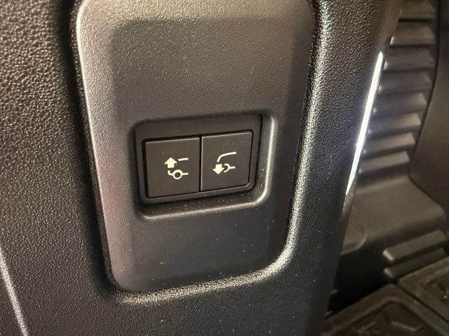 Used 2024 Land Rover Defender 90 V8 AWD/4WD image 17