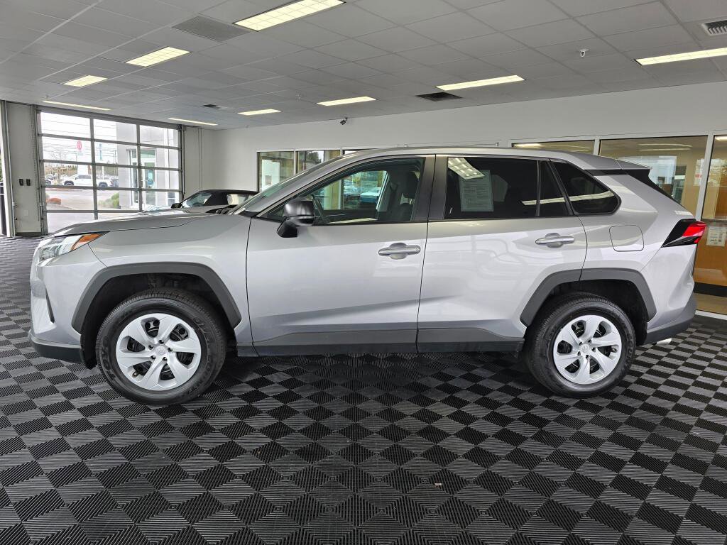 Used 2025 Toyota RAV4 LE image 6