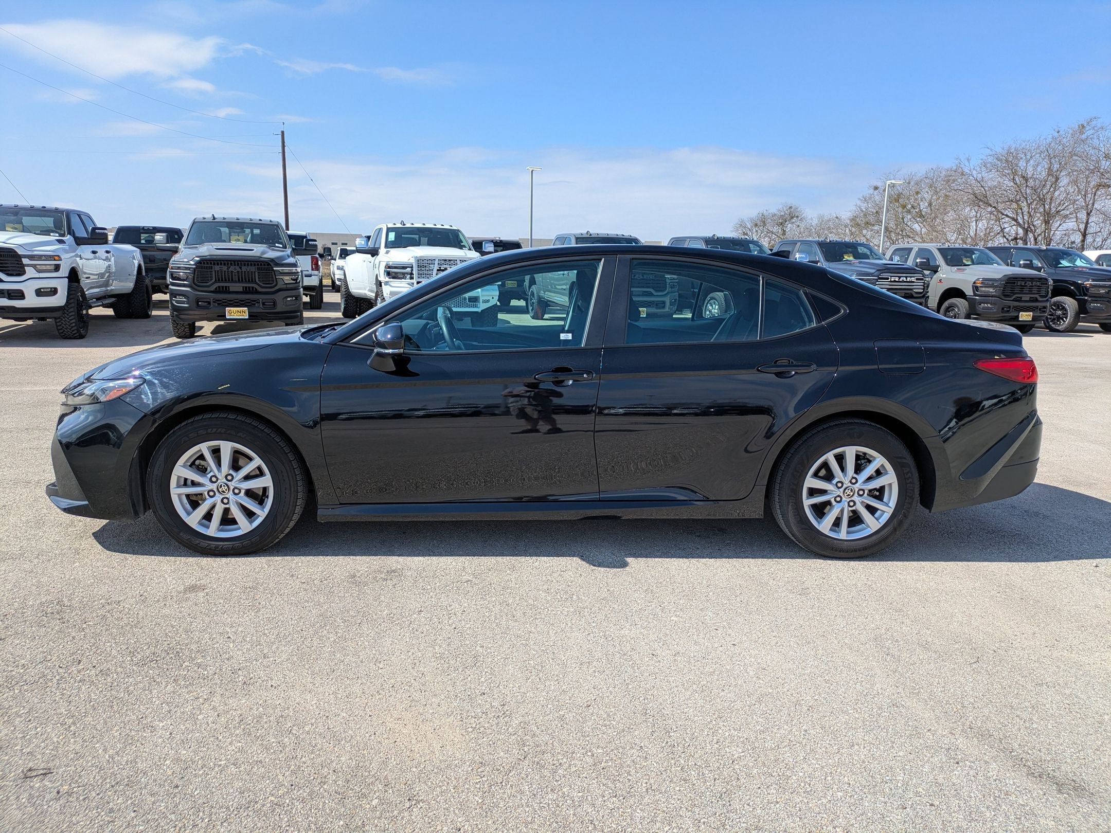 Used 2025 Toyota Camry LE image 6