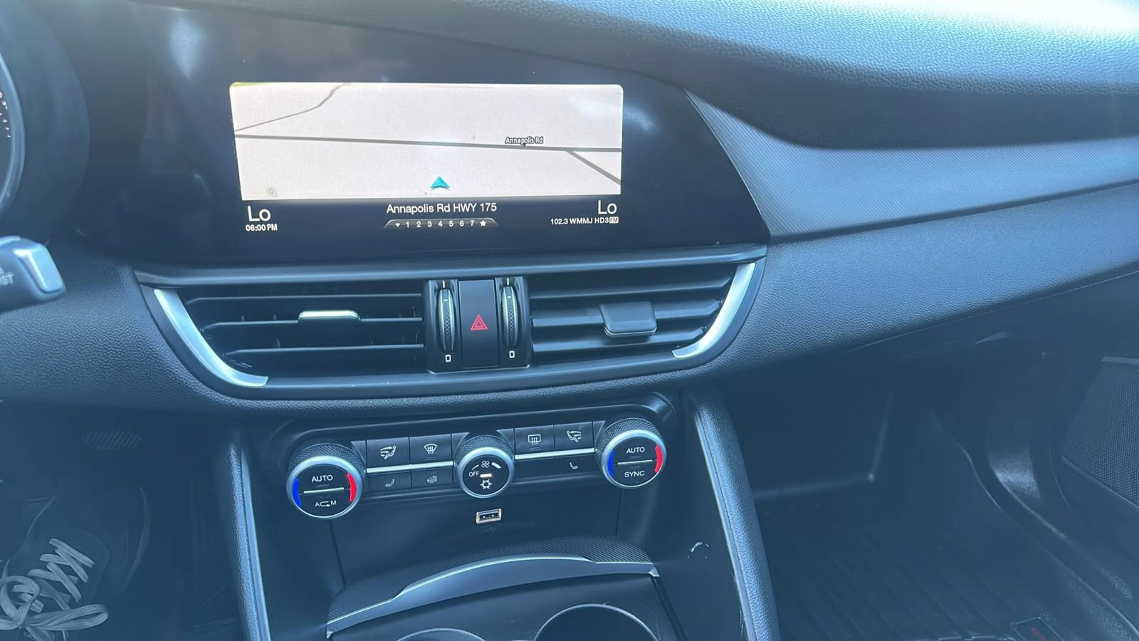Used 2017 Alfa Romeo Giulia Ti AWD/4WD image 24