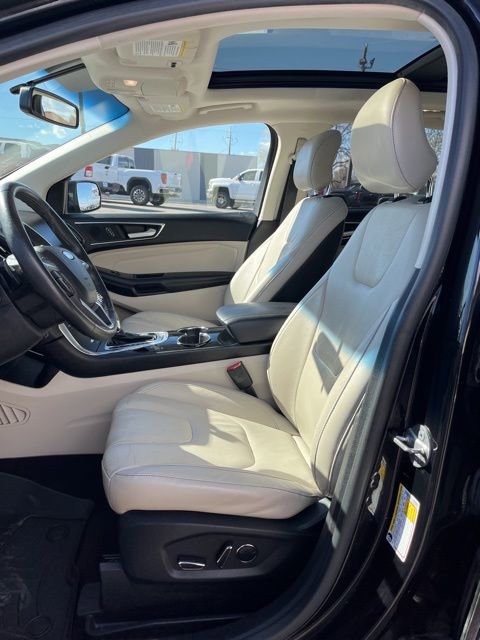 Used 2016 Ford Edge Titanium image 30