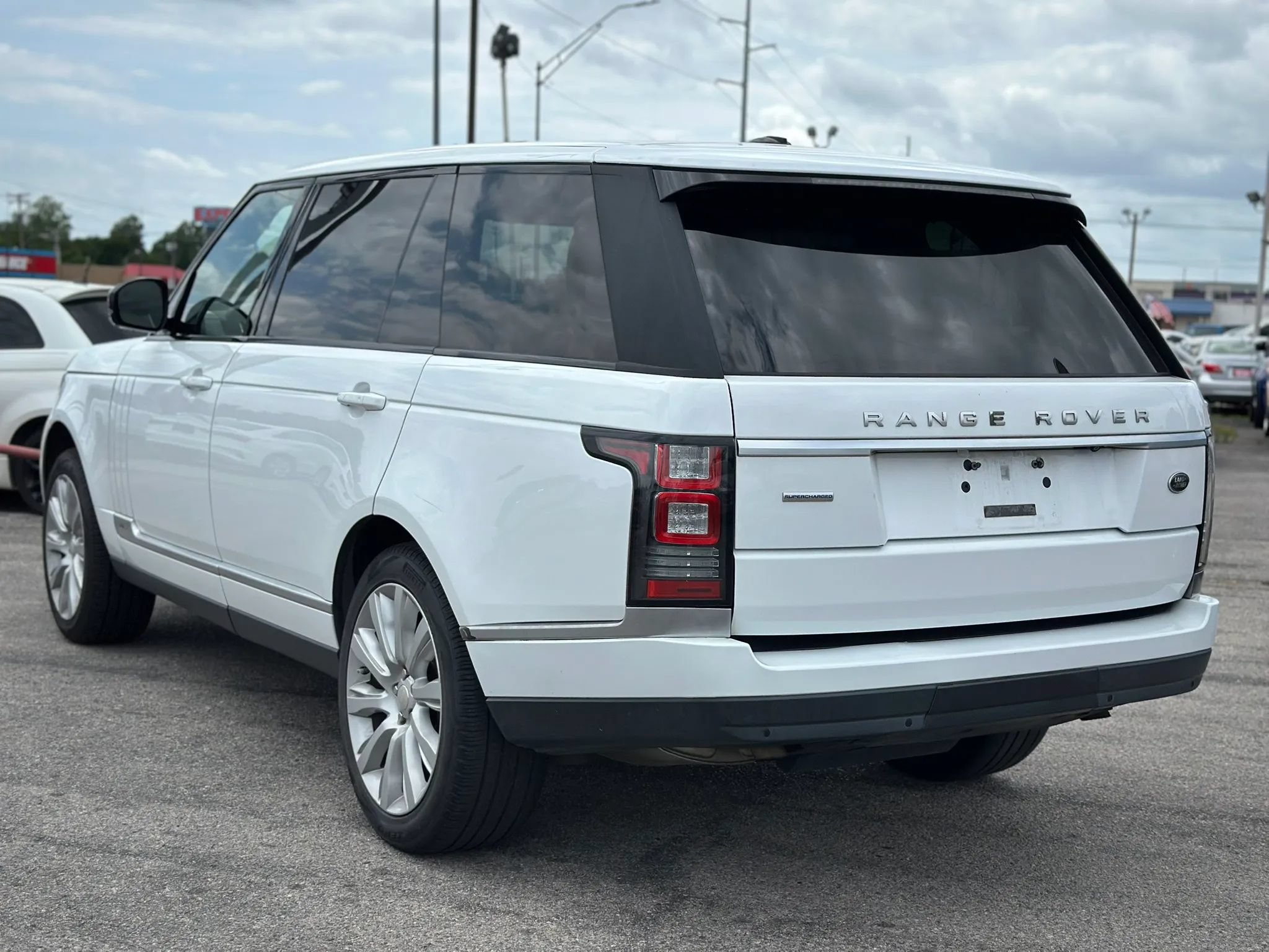 Used 2015 Land Rover Range Rover Long Wheelbase Supercharged AWD/4WD image 8