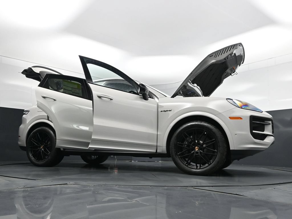 New 2026 Porsche Cayenne E-Hybrid Coupe AWD/4WD image 35