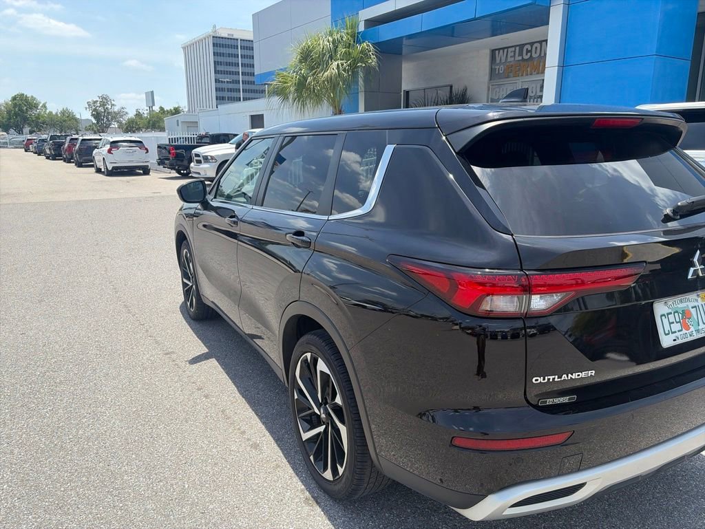 Used 2022 Mitsubishi Outlander SE AWD/4WD image 6