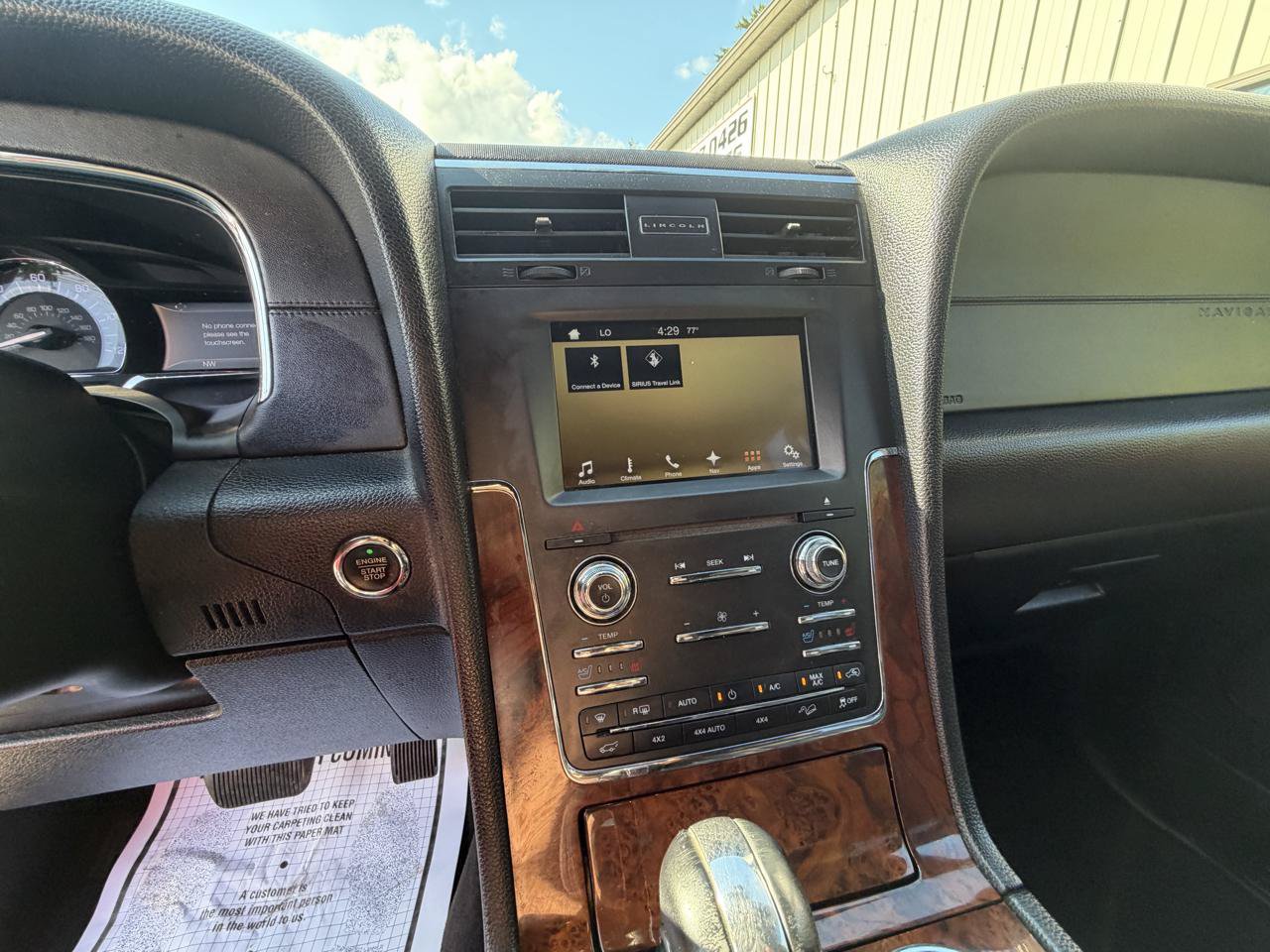 Used 2016 Lincoln Navigator L Select AWD/4WD image 16