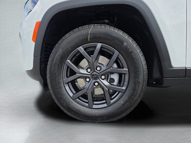 New 2027 Jeep Grand Cherokee Altitude AWD/4WD image 38