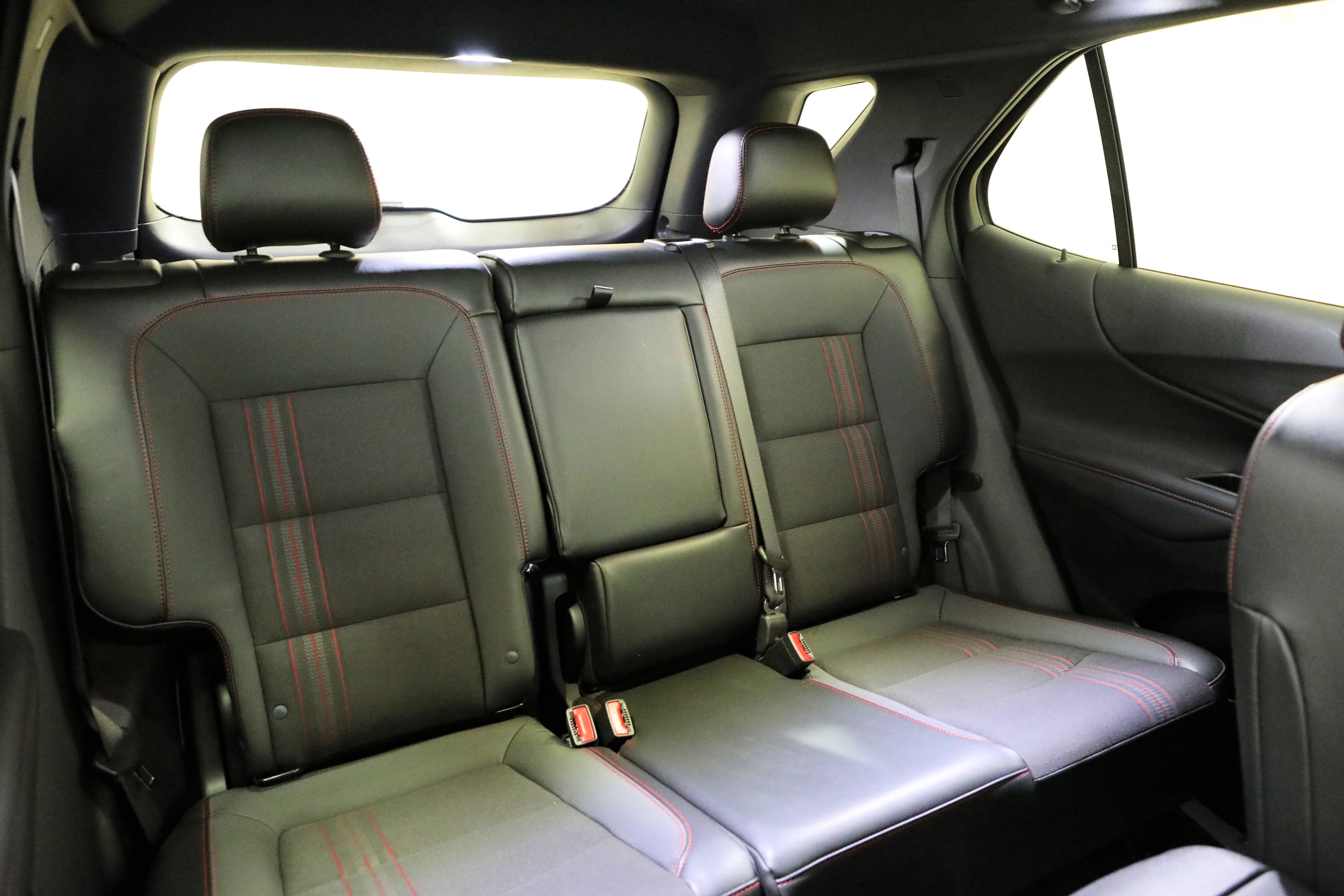 Used 2023 Chevrolet Equinox RS w/ LPO, Floor Liner Package image 15