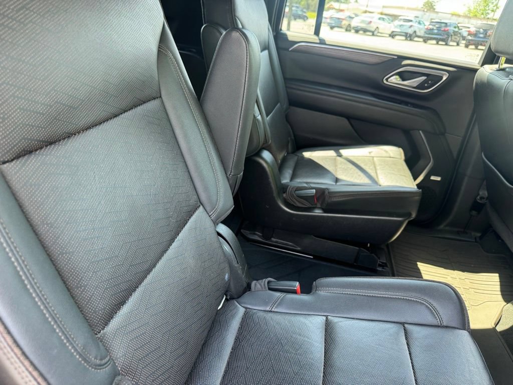 Used 2021 Chevrolet Suburban High Country w/ Premium Package AWD/4WD image 15