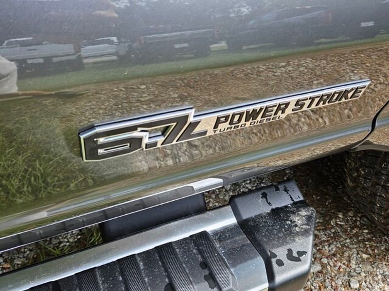 New 2025 Ford F250 Lariat w/ Chrome Package image 15