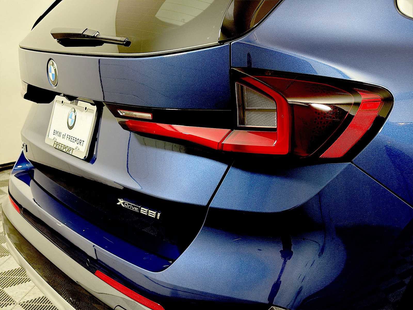 Used 2025 BMW X1 xDrive28i w/ Premium Package image 28