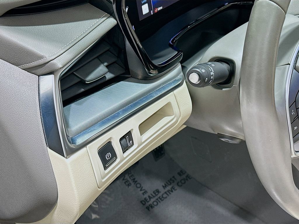 Used 2018 Cadillac XT5 Luxury w/ Driver Awareness Package image 10