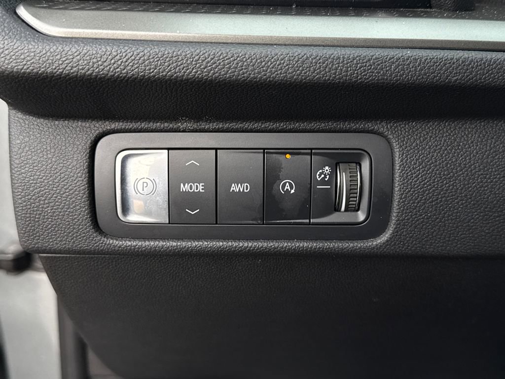 Used 2024 Chevrolet Traverse LT image 34