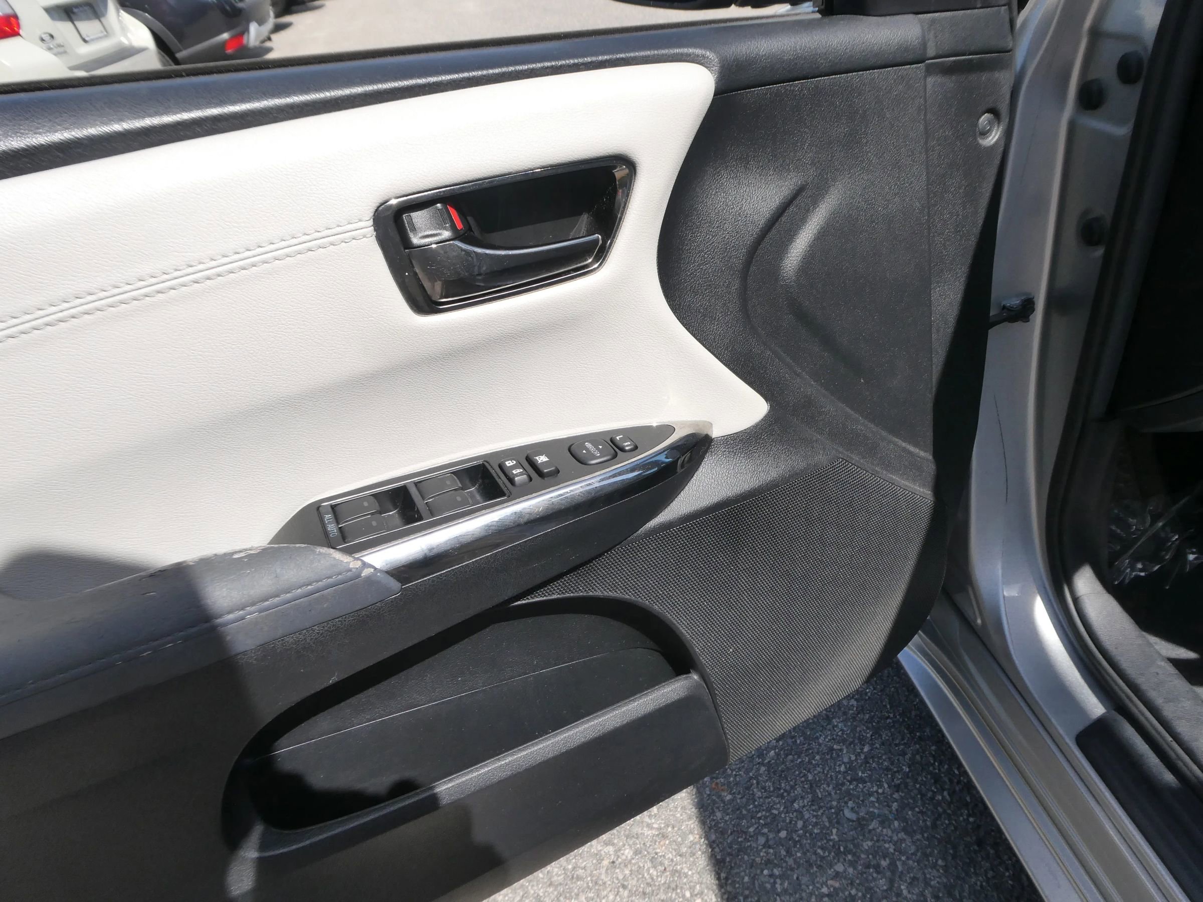 Used 2015 Toyota Avalon XLE Premium FWD image 16