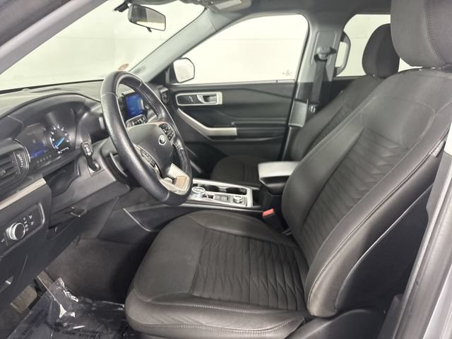 Used 2020 Ford Explorer XLT w/ Comfort Package AWD/4WD image 4