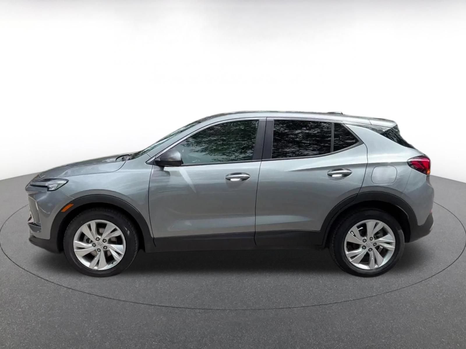 Used 2025 Buick Encore GX Preferred FWD image 9