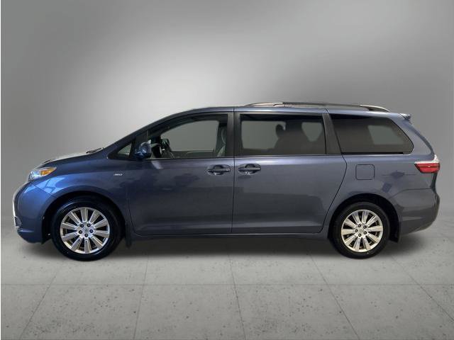 Used 2017 Toyota Sienna LE AWD/4WD image 2