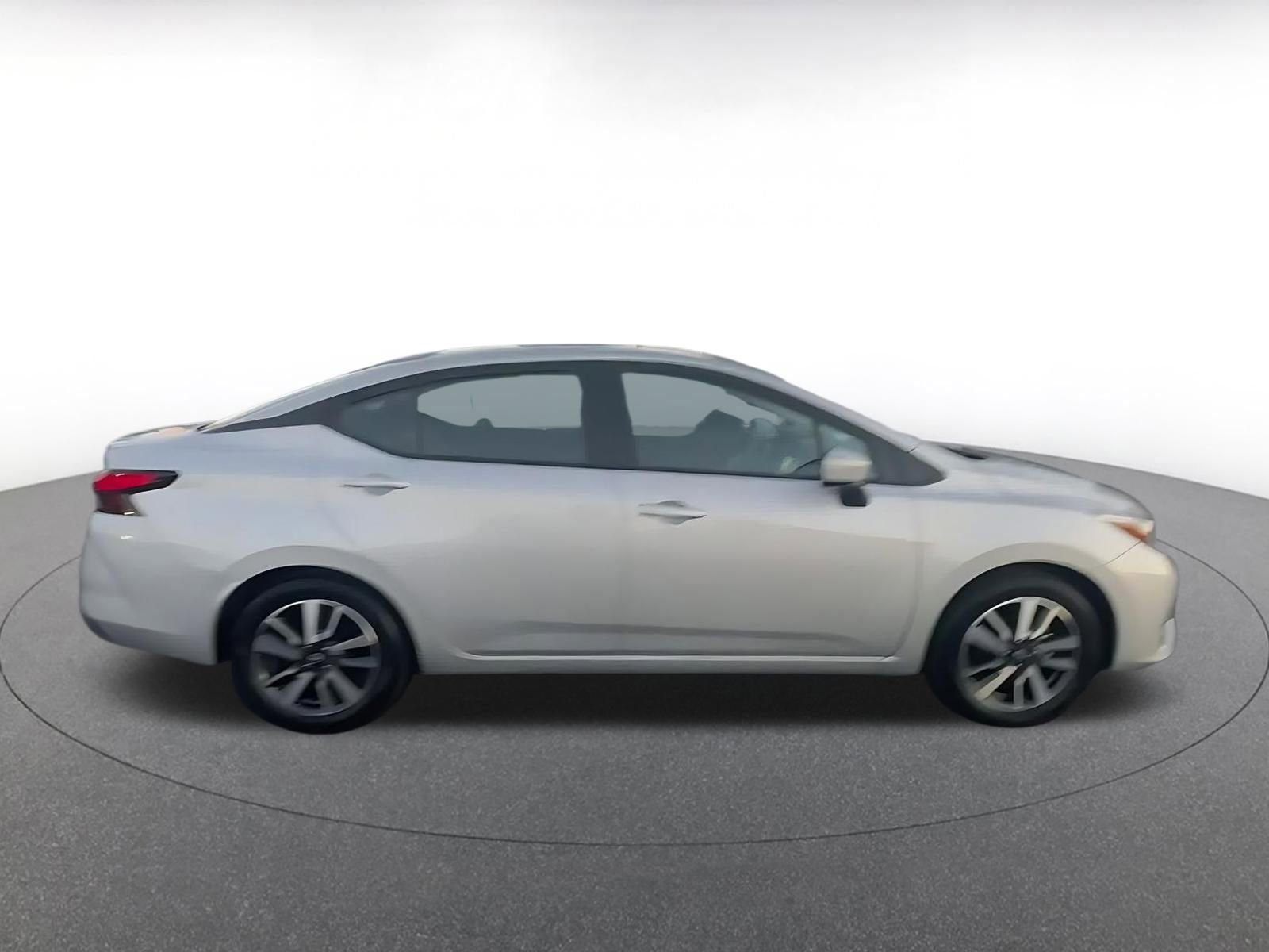 Used 2025 Nissan Versa SV image 16