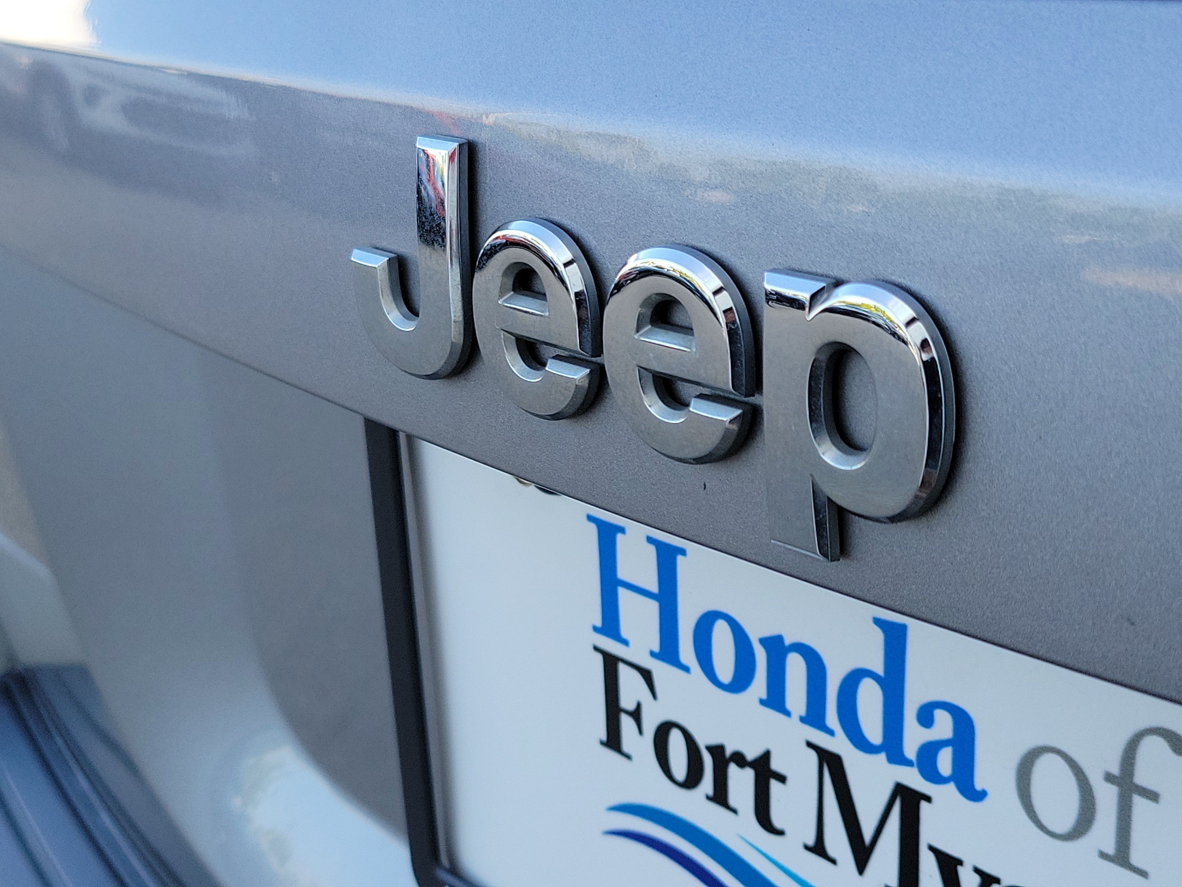 Used 2014 Jeep Patriot Latitude w/ All Weather Capability Group AWD/4WD image 8