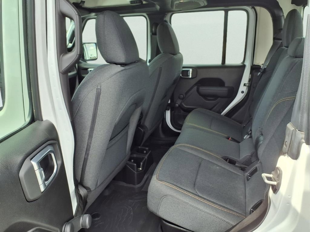 Used 2024 Jeep Gladiator Sport image 20