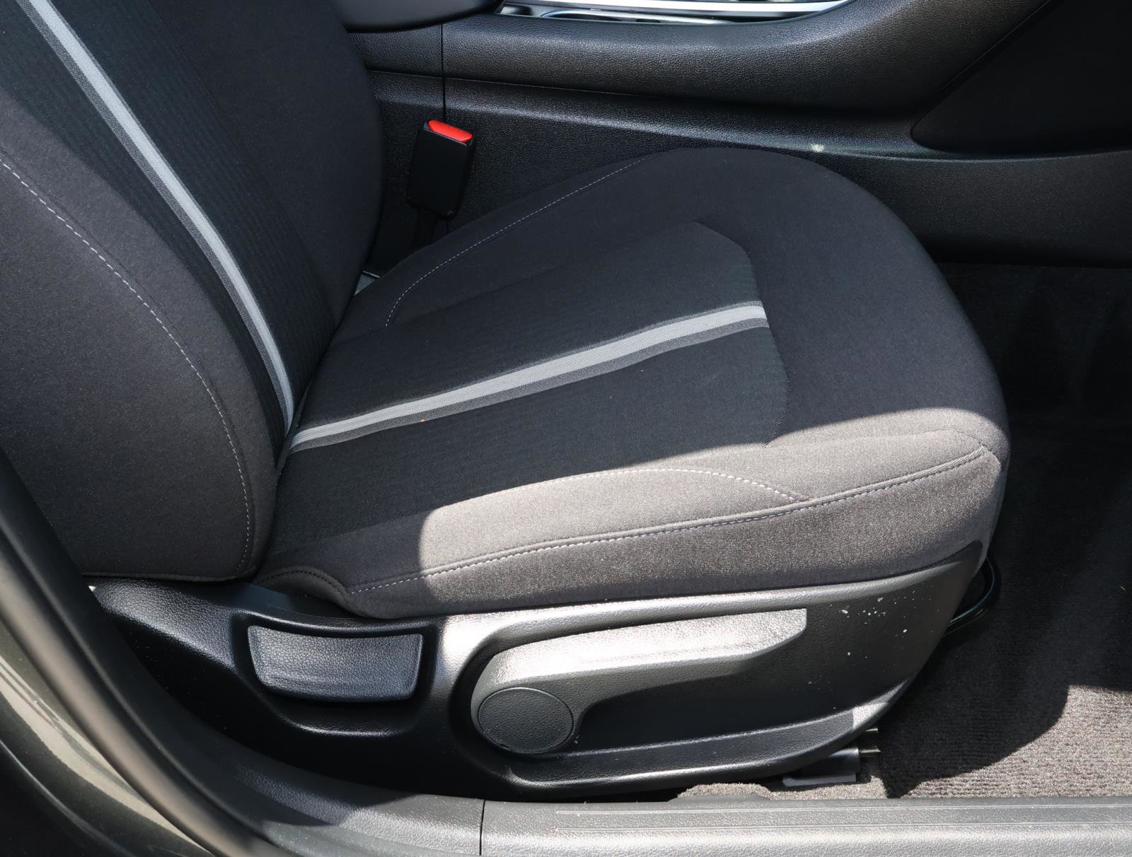 Used 2023 Hyundai Sonata SE w/ Preferred Accessory Package image 16