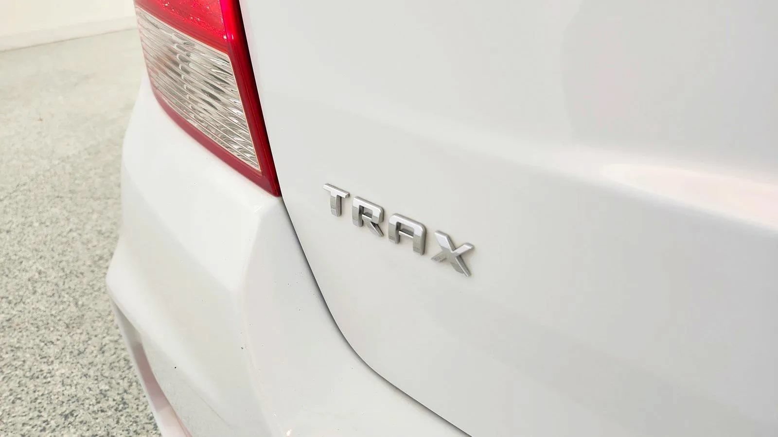 Used 2020 Chevrolet Trax LS FWD image 34