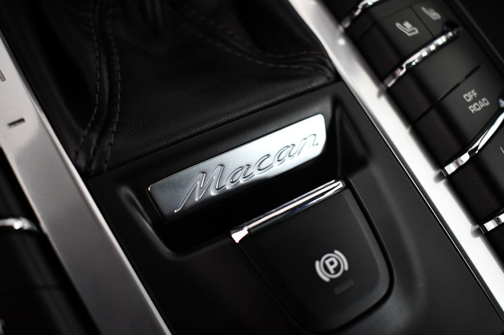 Used 2018 Porsche Macan S AWD/4WD image 42