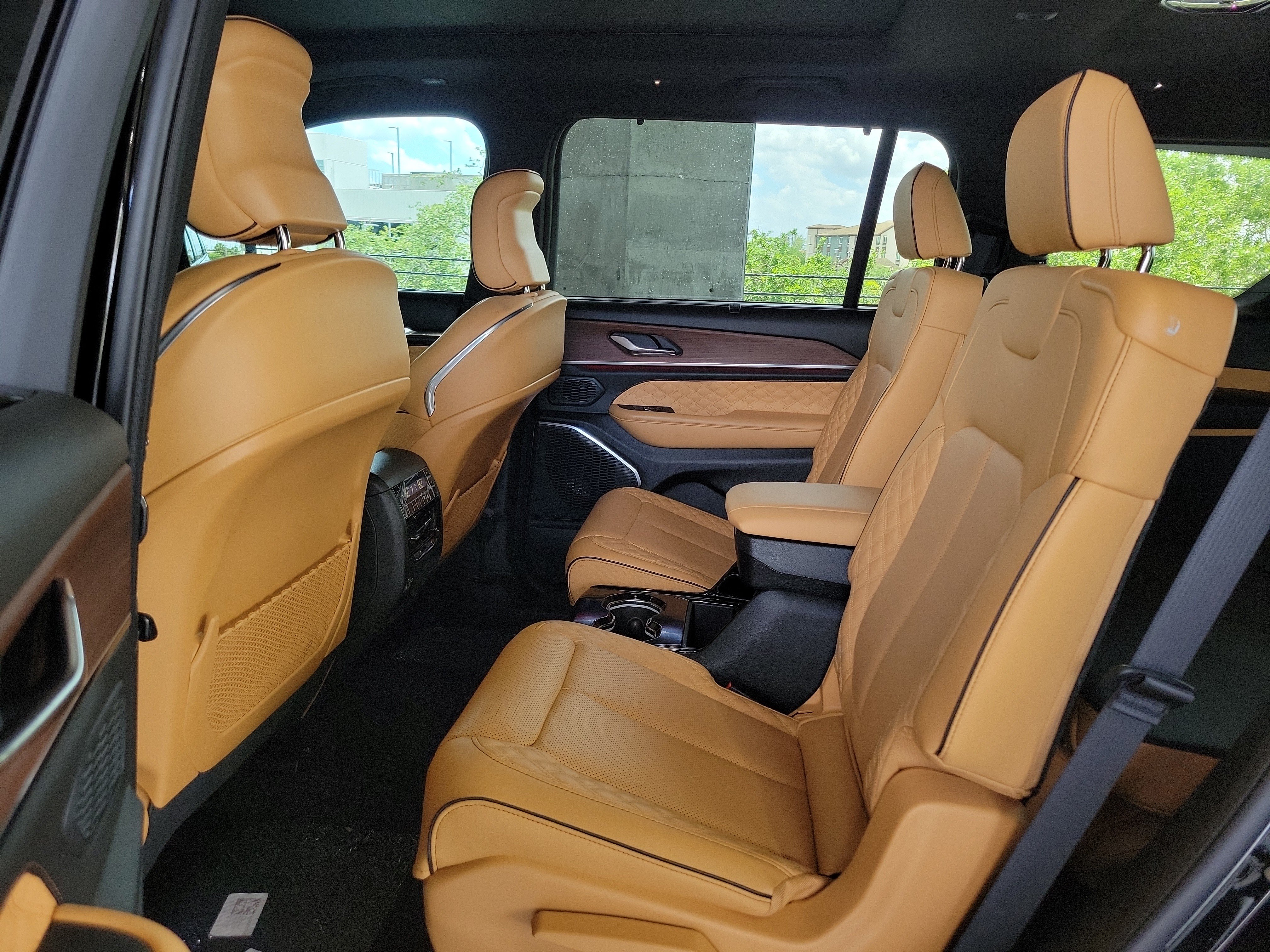 New 2025 Jeep Grand Cherokee L Summit w/ Advanced Protech Group IV AWD/4WD image 8