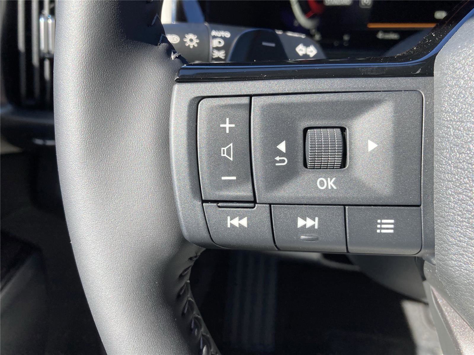 New 2026 Nissan Pathfinder SL w/ SL Premium Package image 21