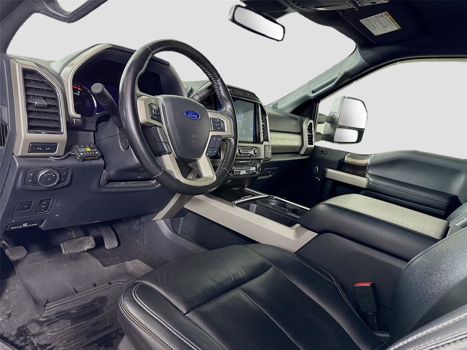 Used 2022 Ford F350 Lariat w/ Lariat Ultimate Package image 3