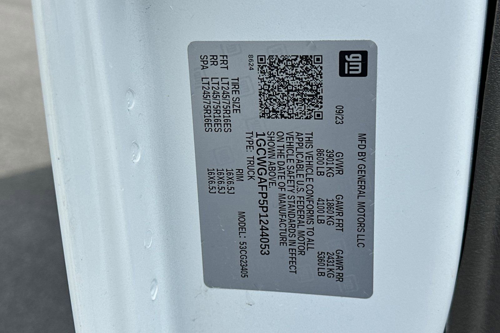 Used 2023 Chevrolet Express 2500 w/ Driver Convenience Package image 32